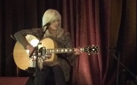 03192011Emmylou1